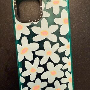 Casetify “Impact” case: Bring 70’s vibes and protect your phone in style!